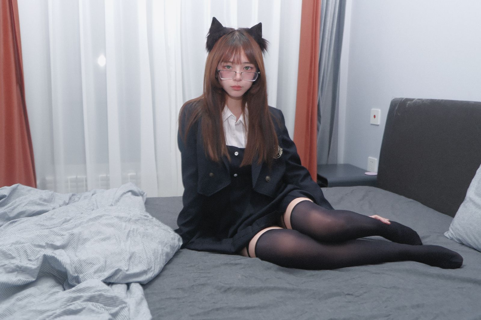 图片[2]-黑丝眼镜猫娘-COS世界