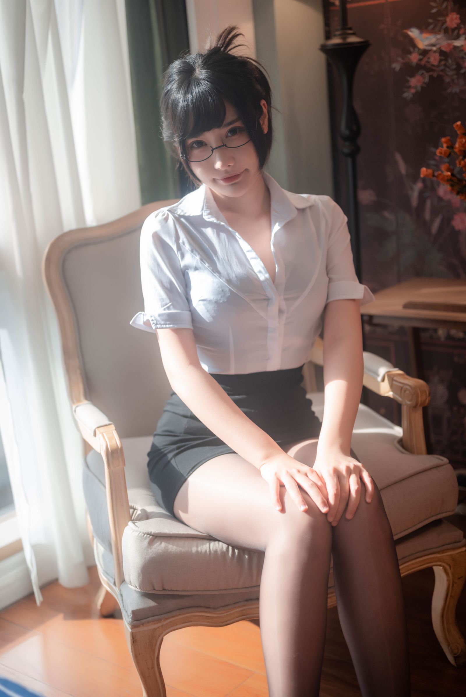 图片[2]-糖果果 室内油亮丝女职员-COS世界