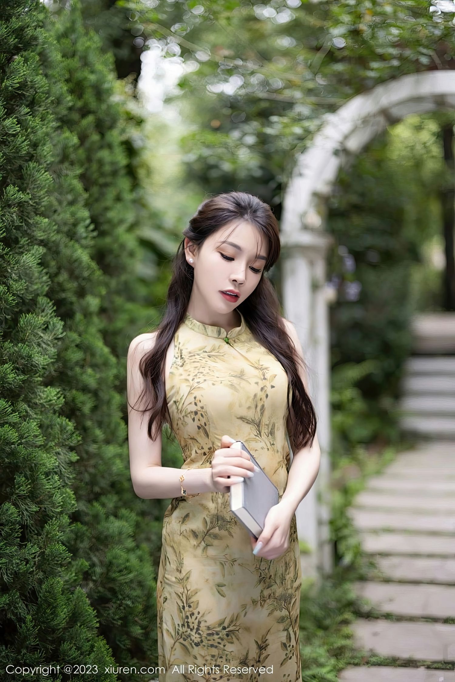 图片[2]-秀人网 No.7083 徐莉芝-COS世界