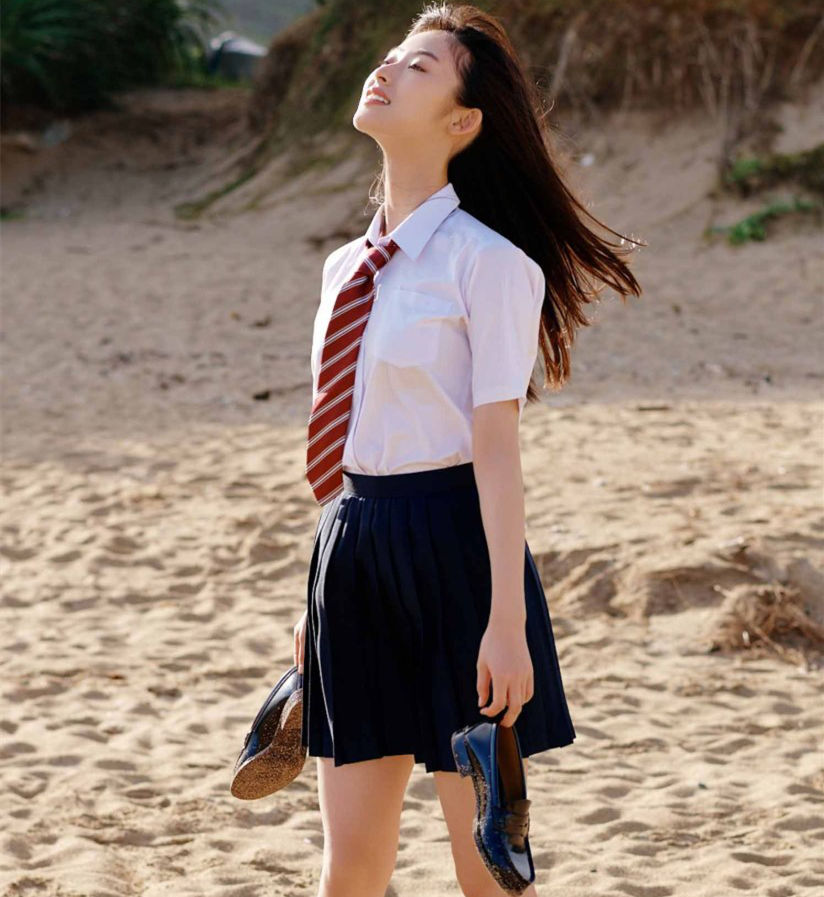 ヒロインは凛として美しい17歳-COS世界